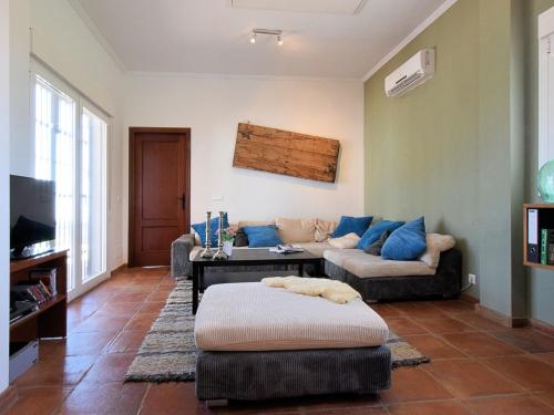 Μια τηλεόραση ή/και κέντρο ψυχαγωγίας στο Mediterranean View Villa