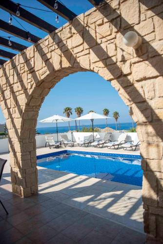 Πισίνα στο ή κοντά στο Villa Nerida 4