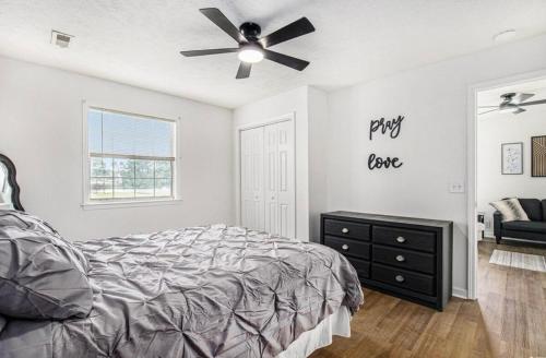 Gallery image of Stylish Stay-Golf & Water Views in Longs