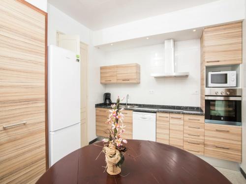 Η κουζίνα ή μικρή κουζίνα στο Holiday Home in St Pere Pescador with Pool