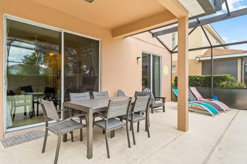 Solterra Bliss - Resort Stay for 13 with Pool Hot Tub & Game Room photo 11
