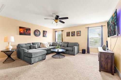 Solterra Bliss - Resort Stay for 13 with Pool Hot Tub & Game Room photo 28