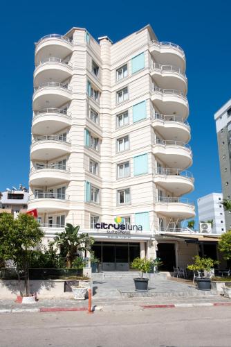 Citrus Luna Suite Hotel