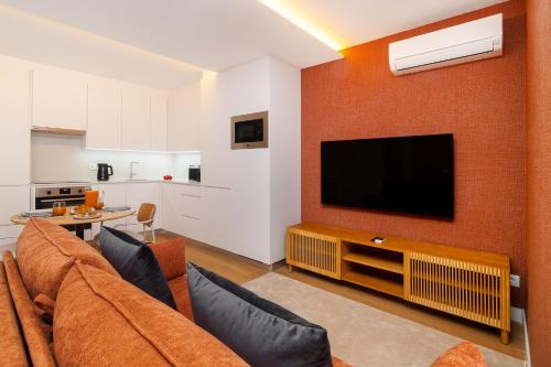 WHome Light-Filled Studio with a True Neighborhood Feel