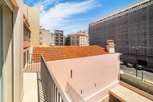 WHome Light-Filled Studio with a True Neighborhood Feel