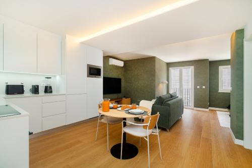 WHome Light-Filled Studio with a True Neighborhood Feel