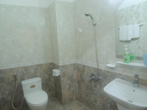 Phòng tắm tại An Phuc Hotel
