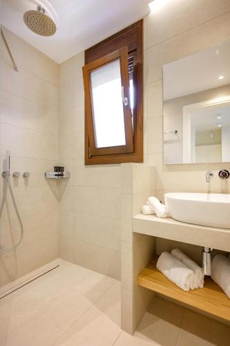 Ένα μπάνιο στο Leon Apartments