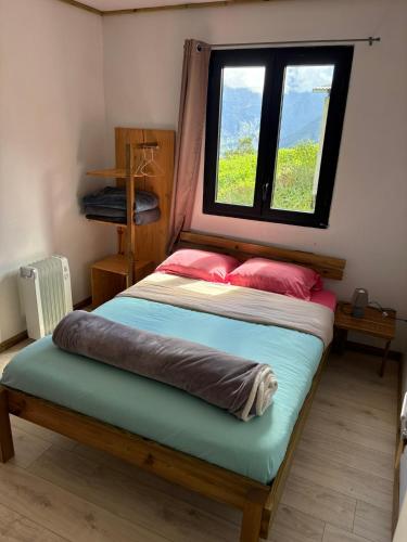 Ένα ή περισσότερα κρεβάτια σε δωμάτιο στο La maison Loé