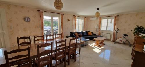 Maison 12 personnes au bord de l'Yonne