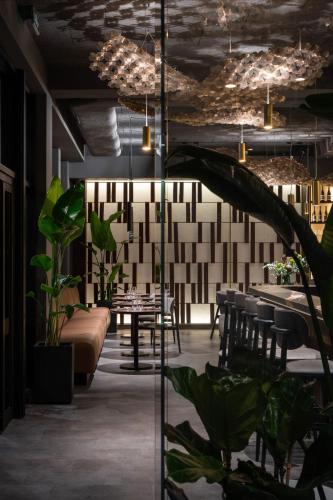 Restoran atau tempat lain untuk makan di Regency Hotel