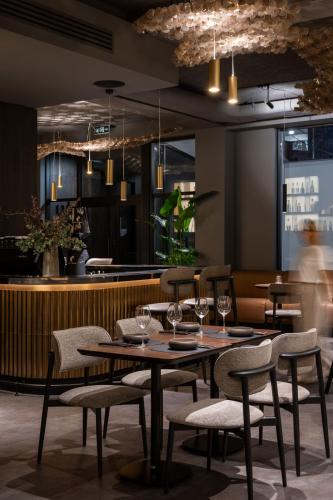 Restoran atau tempat lain untuk makan di Regency Hotel