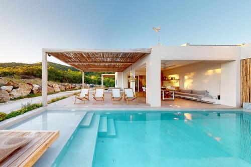 Aristi Villa Tessera