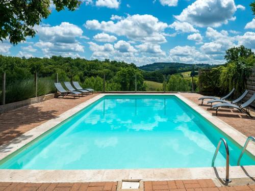 Πισίνα στο ή κοντά στο Beautiful holiday home with pool in Teillots