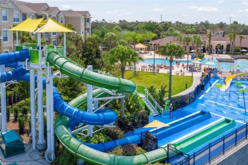 3 Bedroom Condo with Water Park & Fantastic Pool only Minutes To Walt Disney World's Front Gate!!! photo 6