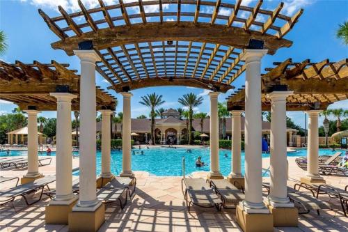 3 Bedroom Condo with Water Park & Fantastic Pool only Minutes To Walt Disney World's Front Gate!!! photo 32