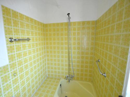 Ένα μπάνιο στο Trooz Villa with Pool & Sauna