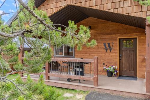 Gallery image of Whiskey Springs Cabin in West Yellowstone