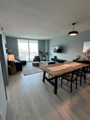 Stunning view from 42nd floor, Brickell-Miami financial district free self-parking spot, sleeps 4 photo 22