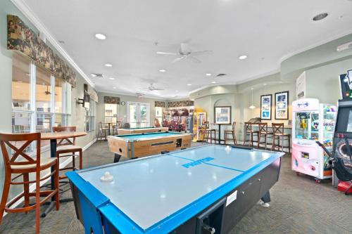 3 Bedroom Condo with Water Park & Fantastic Pool only Minutes To Walt Disney World's Front Gate!!! photo 39