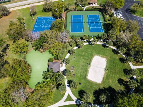 3 Bedroom Condo with Water Park & Fantastic Pool only Minutes To Walt Disney World's Front Gate!!! photo 36