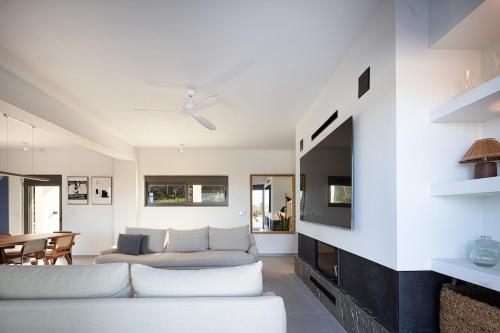 Ruang duduk di The Artist's Villa