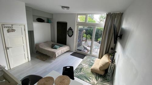 Foto Canal Garden Apartment StayWell Amsterdam 1
