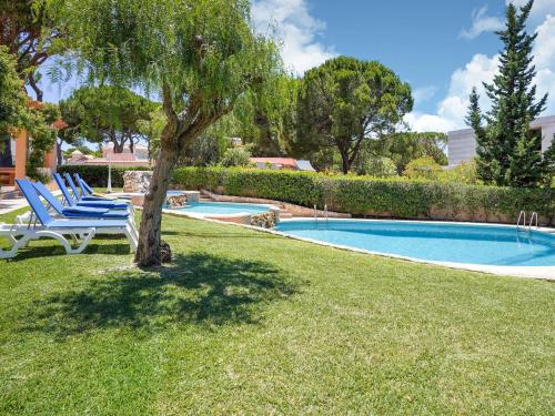 Villa in Vilamoura with Pool near Beach