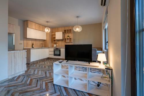 Bright 1BDR Apartment with a Balcony