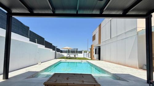 Your Private Paradise with Poolの敷地内または近くにあるプール