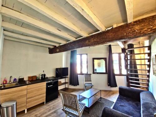 Bachelor Duplex - hypercentre - metro - wifi