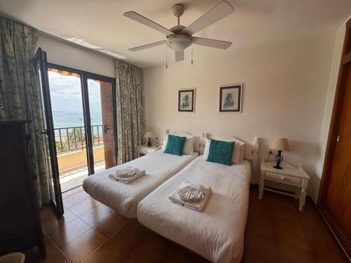 Topfloor 2 bedrooms frontline