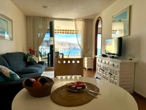 Topfloor 2 bedrooms frontline