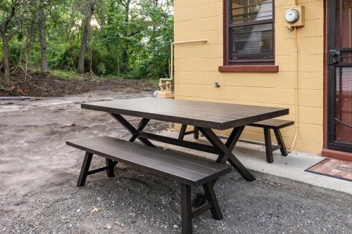 GaryにあるSpacious 3BR Home • Firepit Grillのギャラリーの写真