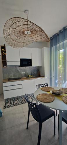 TV a/nebo společenská místnost v ubytování Alis home 100 mt dal mare