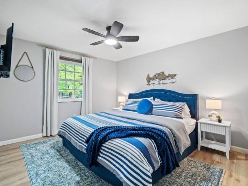 Ένα ή περισσότερα κρεβάτια σε δωμάτιο στο Hollyview Dr, Vermilion