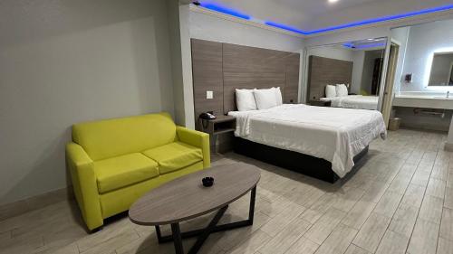 Katil atau katil-katil dalam bilik di Kiwi Inn Willowbrook HWY249