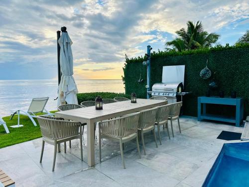 Gallery image of Ocean Front Luxury Villa with Pier and Heated Pool - Self Check In - VJ1 in Cabo Rojo