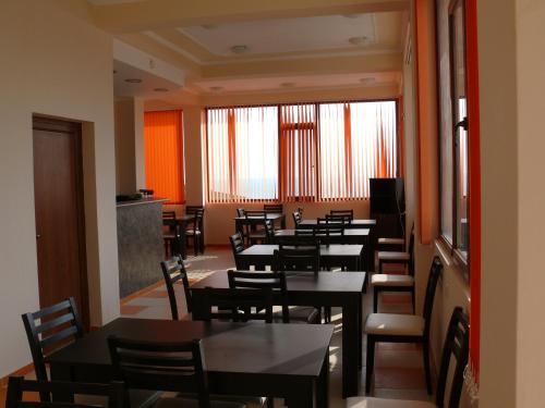 ห้องอาหารหรือที่รับประทานอาหารของ Complex Terazini