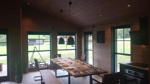 Gambar di galeri bagi 2 Cabins surrounded by beautiful nature di Stryn