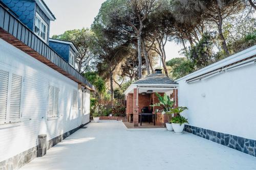 Το κτήριο όπου στεγάζεται  η βίλα