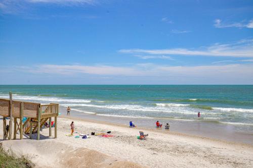 Gallery image of Topsail Dunes 1107 in North Topsail Beach
