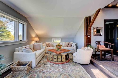 Χώρος καθιστικού στο Longpond Farm House and Loft