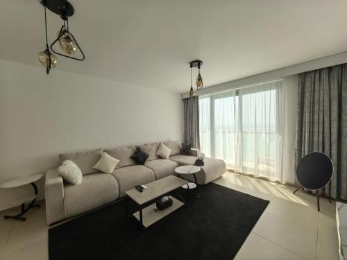 Ocean Oasis Newly furnished
