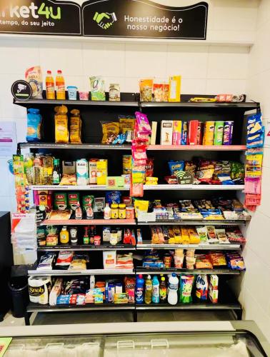 Supermarket nebo jiné obchody v  apartmánu nebo okolí