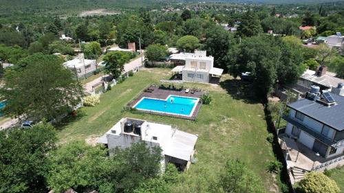 Πισίνα στο ή κοντά στο Cabañas Las Luceros