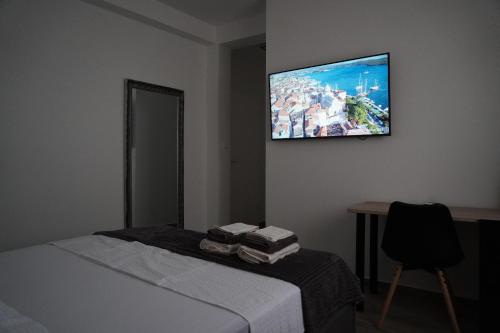 Apartments and rooms with WiFi Sibenik - 24424