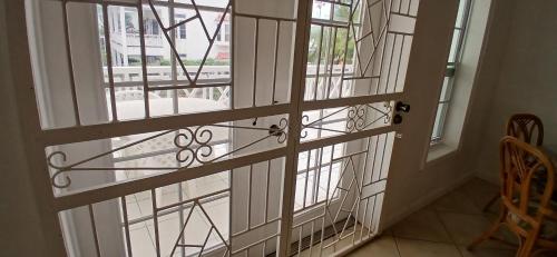 Balkoni atau teres di Aqua Prince Condo