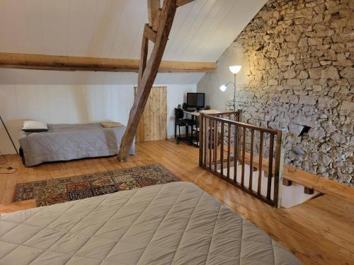 Ένα ή περισσότερα κρεβάτια σε δωμάτιο στο Your dream French vacation begins here