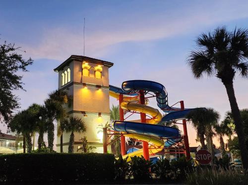 Family Townhouse with Waterpark - Minutes from Disney photo 9